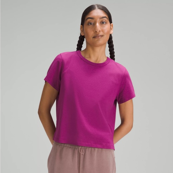 Lululemon Classic Fit Cotton Blend T-Shirt in Magenta Purple - Picture 1 of 2